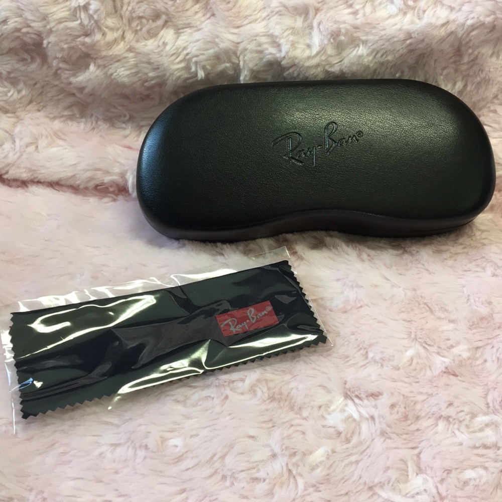 🚫SOLD🚫 Ray Ban Hard Case
